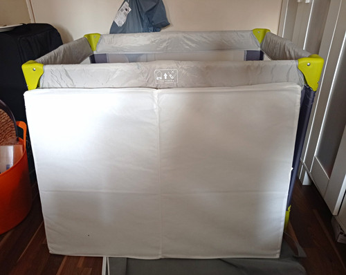 Cuggl snooze travel cot - snooze, play